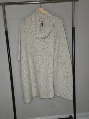 Moon and Madison - M - Poncho